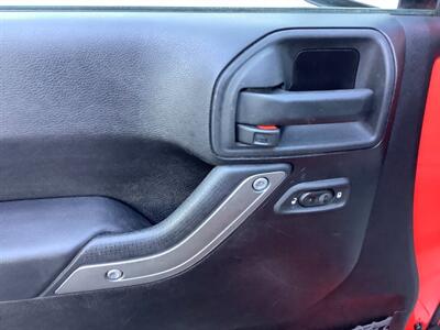 2013 Jeep Wrangler Sport - Photo 11 - Crest Hill, IL 60403
