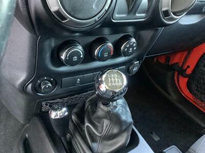 2013 Jeep Wrangler Sport - Photo 14 - Crest Hill, IL 60403