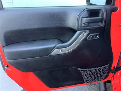 2013 Jeep Wrangler Sport - Photo 10 - Crest Hill, IL 60403