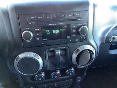 2013 Jeep Wrangler Sport - Photo 17 - Crest Hill, IL 60403