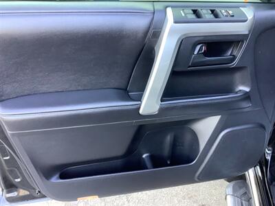 2013 Toyota 4Runner Limited   - Photo 13 - Crest Hill, IL 60403