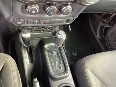 2017 Jeep Wrangler Sport   - Photo 17 - Crest Hill, IL 60403