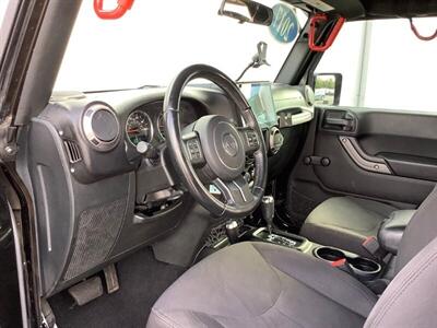 2017 Jeep Wrangler Sport   - Photo 15 - Crest Hill, IL 60403