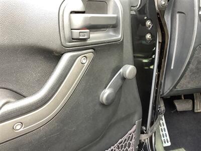 2017 Jeep Wrangler Sport   - Photo 13 - Crest Hill, IL 60403