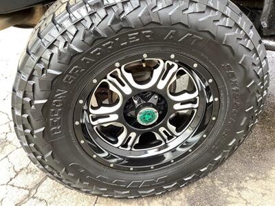 2017 Jeep Wrangler Sport   - Photo 34 - Crest Hill, IL 60403