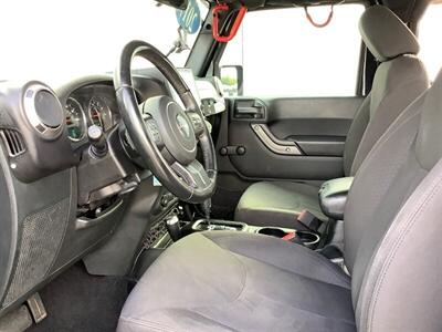 2017 Jeep Wrangler Sport   - Photo 14 - Crest Hill, IL 60403
