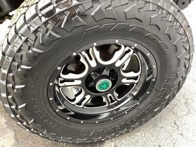 2017 Jeep Wrangler Sport   - Photo 35 - Crest Hill, IL 60403