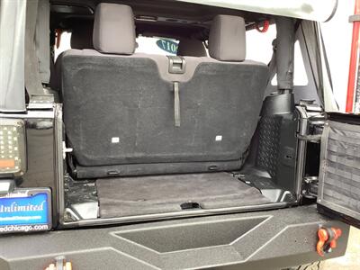 2017 Jeep Wrangler Sport   - Photo 27 - Crest Hill, IL 60403
