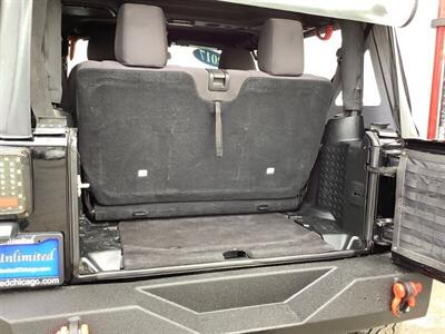 2017 Jeep Wrangler Sport   - Photo 27 - Crest Hill, IL 60403