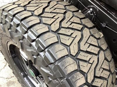 2017 Jeep Wrangler Sport   - Photo 36 - Crest Hill, IL 60403