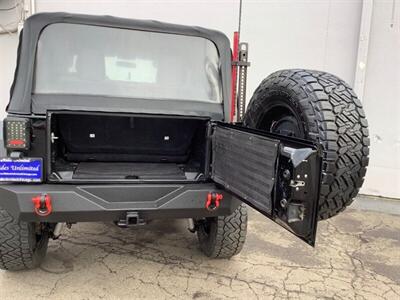 2017 Jeep Wrangler Sport   - Photo 26 - Crest Hill, IL 60403