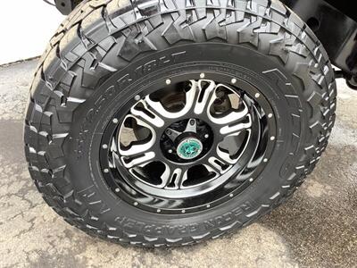 2017 Jeep Wrangler Sport   - Photo 32 - Crest Hill, IL 60403