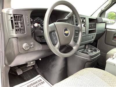 2011 Chevrolet Express 2500   - Photo 14 - Crest Hill, IL 60403