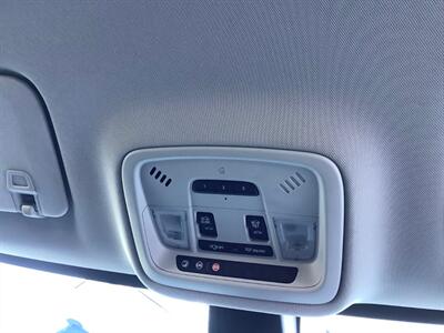 2019 Chevrolet Traverse Premier   - Photo 38 - Crest Hill, IL 60403