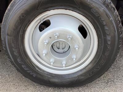 2011 Ford F-350 XL   - Photo 36 - Crest Hill, IL 60403