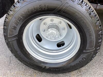 2011 Ford F-350 XL   - Photo 37 - Crest Hill, IL 60403