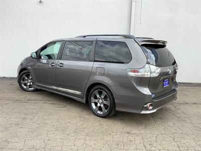 2016 Toyota Sienna SE 8-Passenger   - Photo 5 - Crest Hill, IL 60403