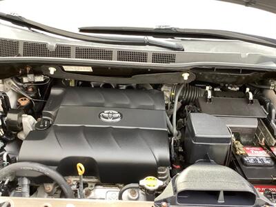 2016 Toyota Sienna SE 8-Passenger   - Photo 45 - Crest Hill, IL 60403