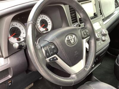 2016 Toyota Sienna SE 8-Passenger   - Photo 24 - Crest Hill, IL 60403