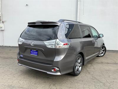 2016 Toyota Sienna SE 8-Passenger   - Photo 8 - Crest Hill, IL 60403