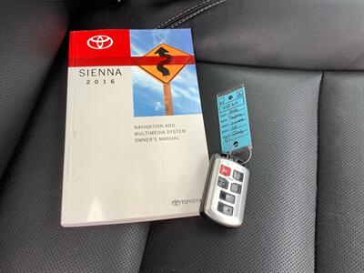 2016 Toyota Sienna SE 8-Passenger   - Photo 33 - Crest Hill, IL 60403
