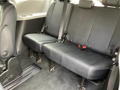 2016 Toyota Sienna SE 8-Passenger   - Photo 27 - Crest Hill, IL 60403