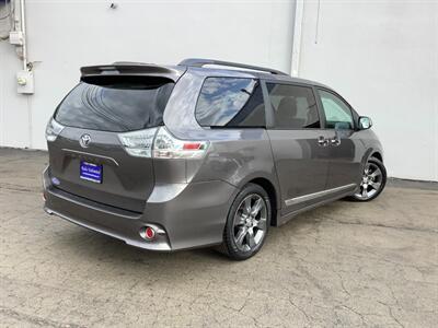 2016 Toyota Sienna SE 8-Passenger   - Photo 7 - Crest Hill, IL 60403