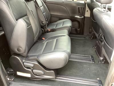 2016 Toyota Sienna SE 8-Passenger   - Photo 28 - Crest Hill, IL 60403