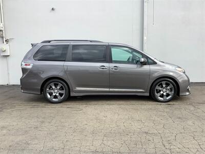 2016 Toyota Sienna SE 8-Passenger   - Photo 9 - Crest Hill, IL 60403