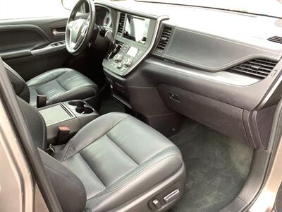 2016 Toyota Sienna SE 8-Passenger   - Photo 32 - Crest Hill, IL 60403