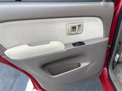 2001 Toyota 4Runner SR5 - Photo 10 - Crest Hill, IL 60403