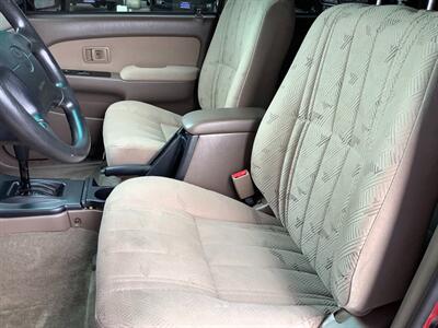 2001 Toyota 4Runner SR5 - Photo 41 - Crest Hill, IL 60403