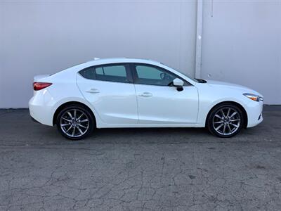 2018 Mazda Mazda3 Touring - Photo 9 - Crest Hill, IL 60403