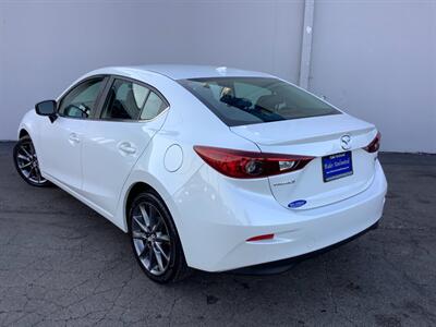2018 Mazda Mazda3 Touring - Photo 4 - Crest Hill, IL 60403