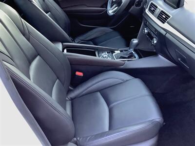 2018 Mazda Mazda3 Touring - Photo 32 - Crest Hill, IL 60403