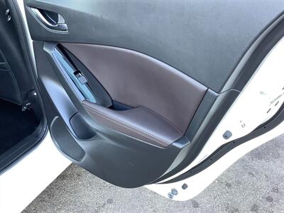 2018 Mazda Mazda3 Touring - Photo 29 - Crest Hill, IL 60403