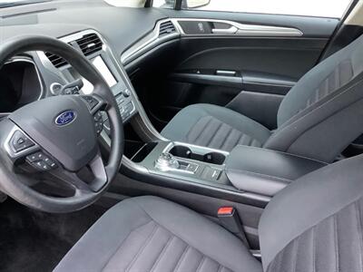 2017 Ford Fusion SE   - Photo 15 - Crest Hill, IL 60403