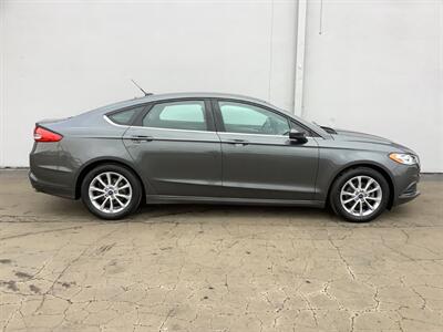 2017 Ford Fusion SE   - Photo 8 - Crest Hill, IL 60403