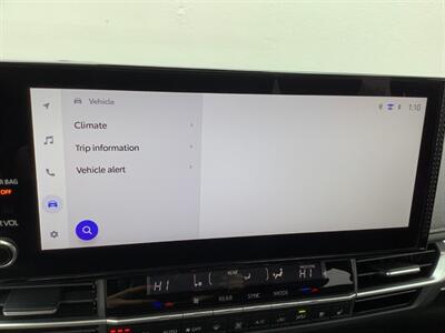 2025 Toyota Sienna Platinum   - Photo 29 - Crest Hill, IL 60403