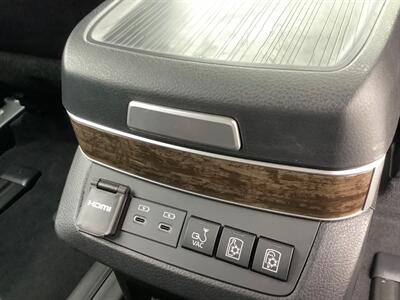 2025 Toyota Sienna Platinum   - Photo 47 - Crest Hill, IL 60403