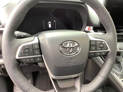 2025 Toyota Sienna Platinum   - Photo 23 - Crest Hill, IL 60403