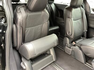 2025 Toyota Sienna Platinum   - Photo 46 - Crest Hill, IL 60403
