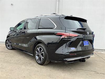 2025 Toyota Sienna Platinum   - Photo 5 - Crest Hill, IL 60403