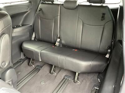 2025 Toyota Sienna Platinum   - Photo 39 - Crest Hill, IL 60403