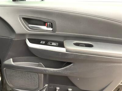 2025 Toyota Sienna Platinum   - Photo 50 - Crest Hill, IL 60403