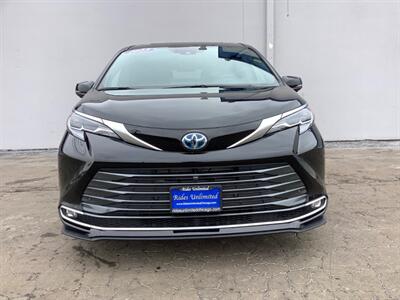 2025 Toyota Sienna Platinum   - Photo 13 - Crest Hill, IL 60403