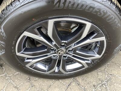 2025 Toyota Sienna Platinum   - Photo 78 - Crest Hill, IL 60403