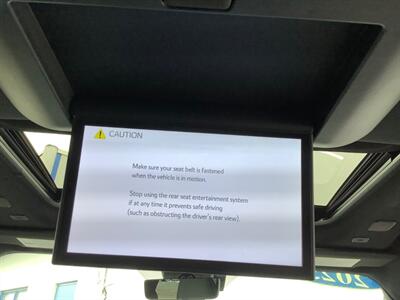 2025 Toyota Sienna Platinum   - Photo 65 - Crest Hill, IL 60403