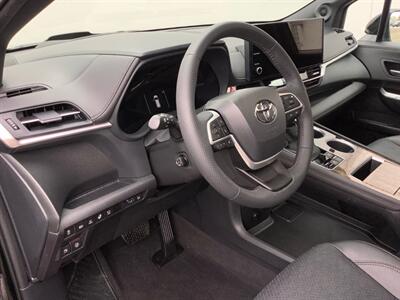 2025 Toyota Sienna Platinum   - Photo 20 - Crest Hill, IL 60403