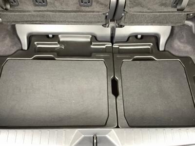 2025 Toyota Sienna Platinum   - Photo 73 - Crest Hill, IL 60403